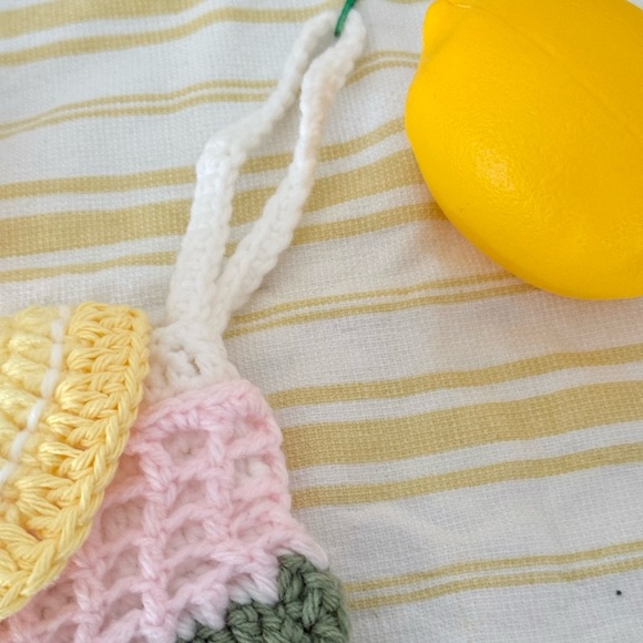 🍋 Mini Lemon Crochet Bag - Picture 4 of 8
